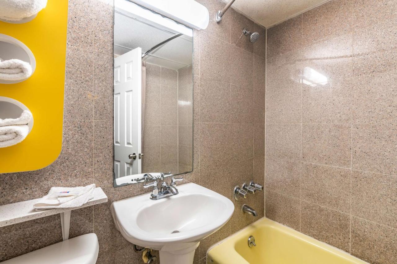 Motel 6-Elmsford, Ny - White Plains מראה חיצוני תמונה
